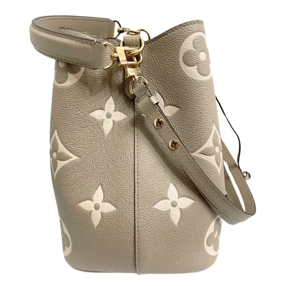 Louis Vuitton NeoNoe Giant Flower Monogram 
Gray Cream Leather Bag & Pouch - Picture 3 of 10